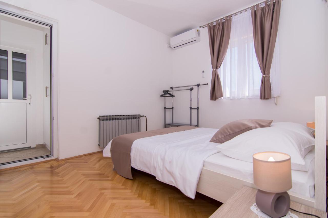 Apartmani Mlacic Donji Okrug  Екстериор снимка
